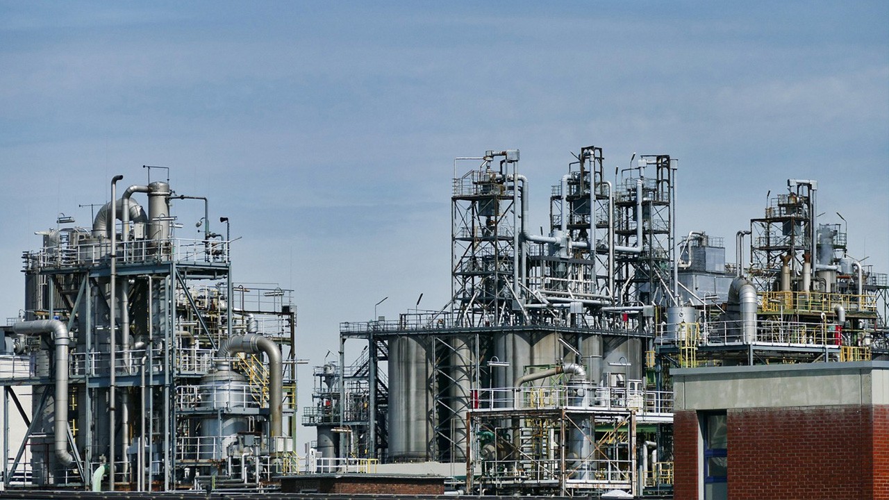 Lube oil systems